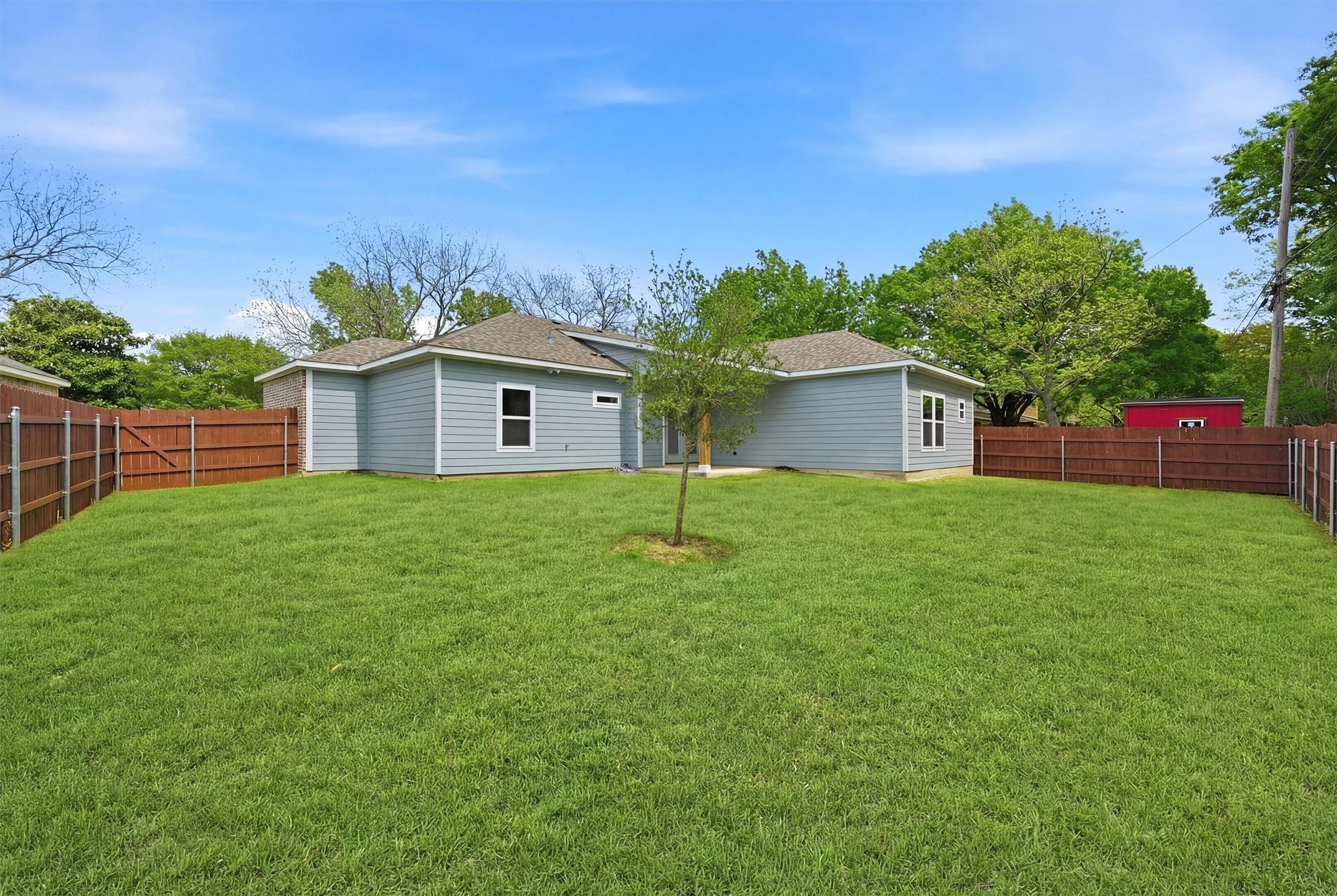 1015 Holiday Sherman TX 75090