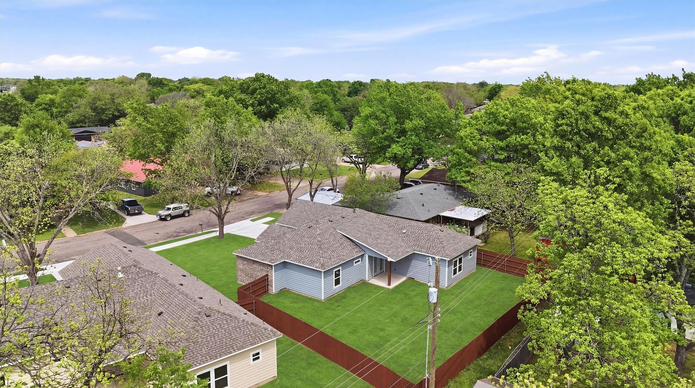 1015 Holiday Sherman TX 75090