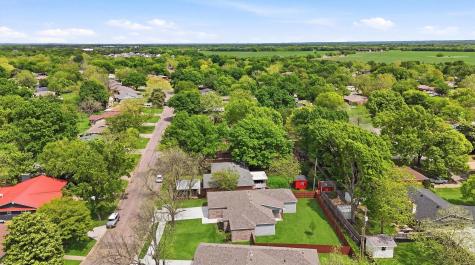 1015 Holiday Sherman TX 75090