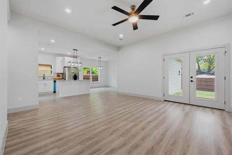 1015 Holiday Sherman TX 75090