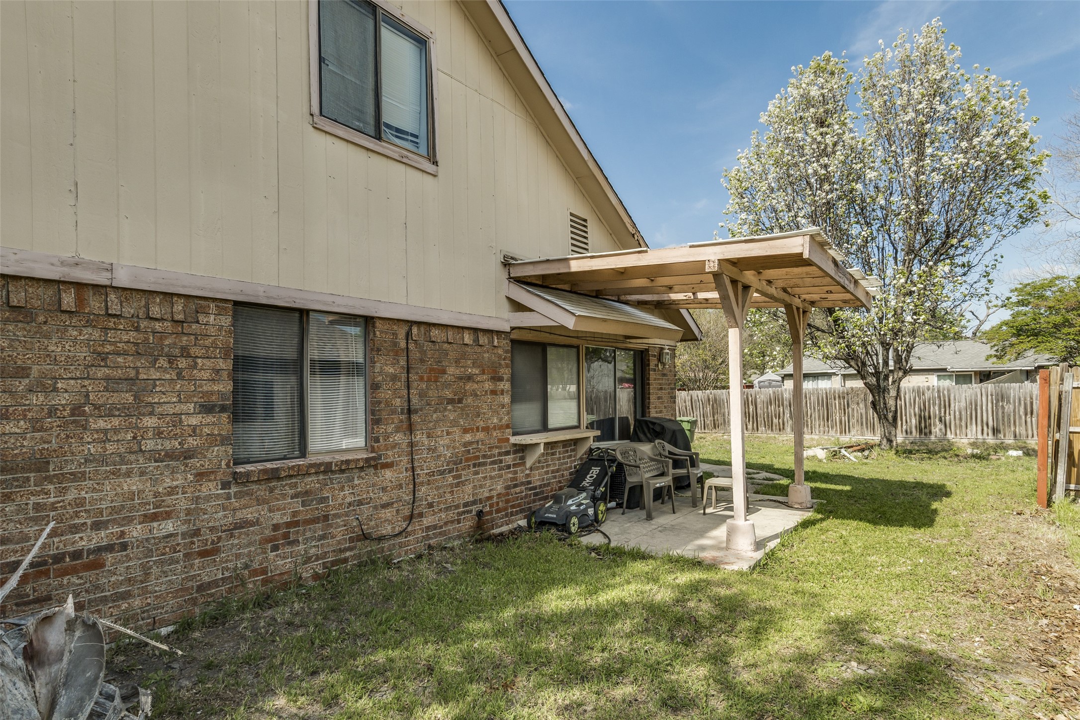 1825 Castle Drive Garland TX 75040