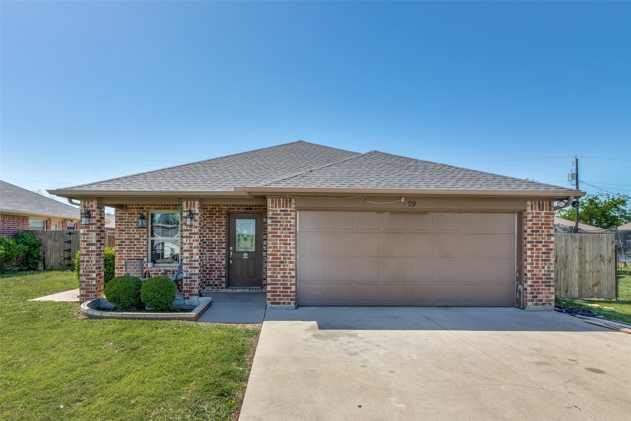 509 W Holford Street Pilot Point TX 76258
