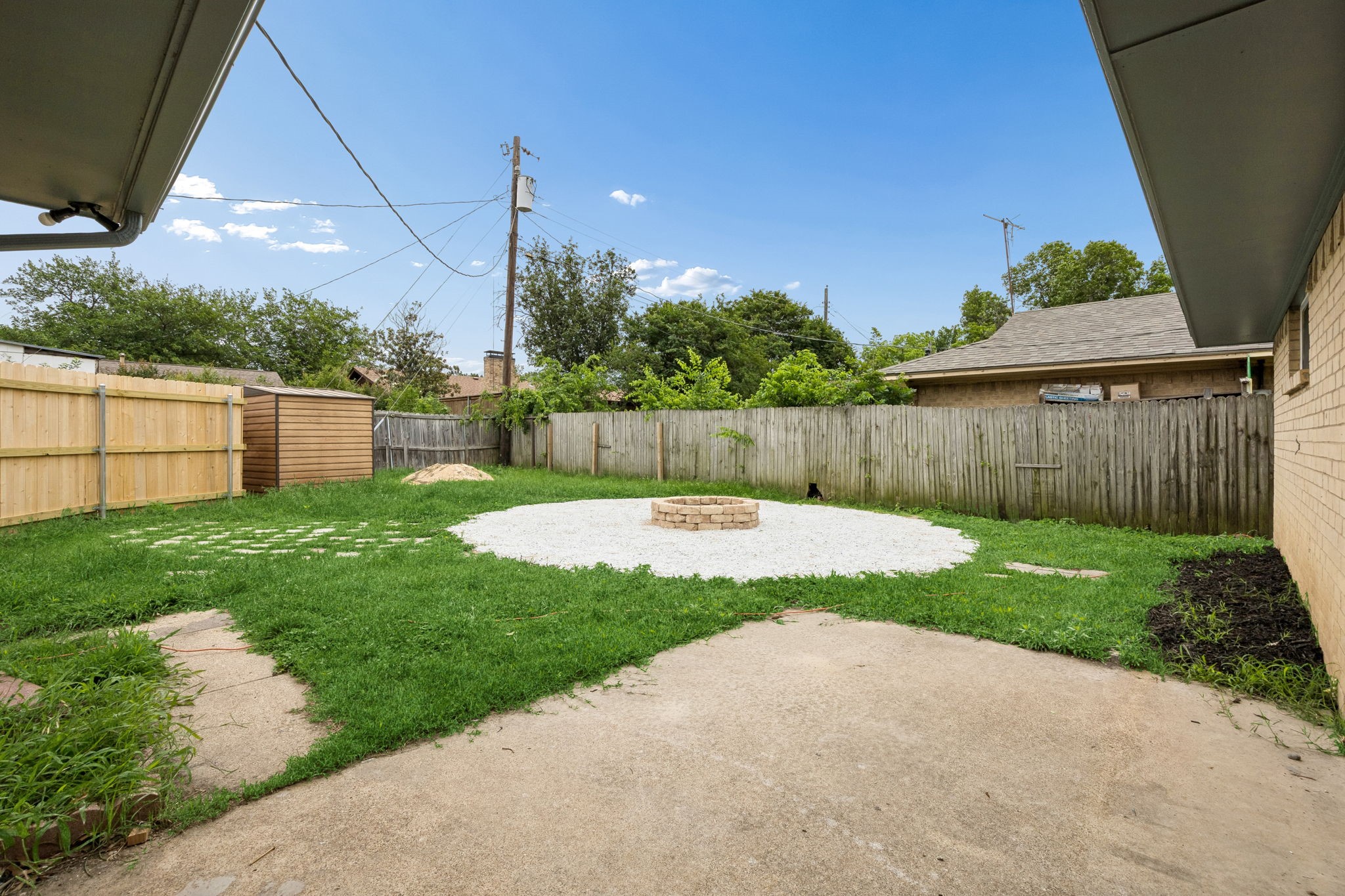 2524 Glen Lea Drive Irving TX 75062