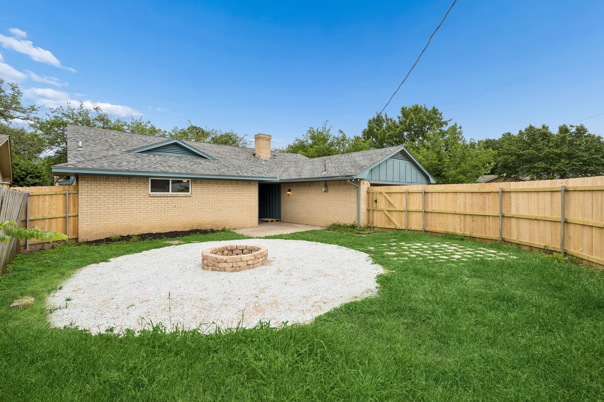 2524 Glen Lea Drive Irving TX 75062
