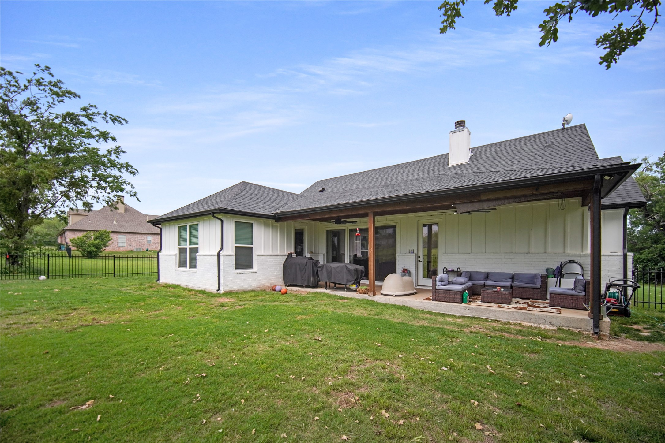 230 Driftwood Court Runaway Bay TX 76426