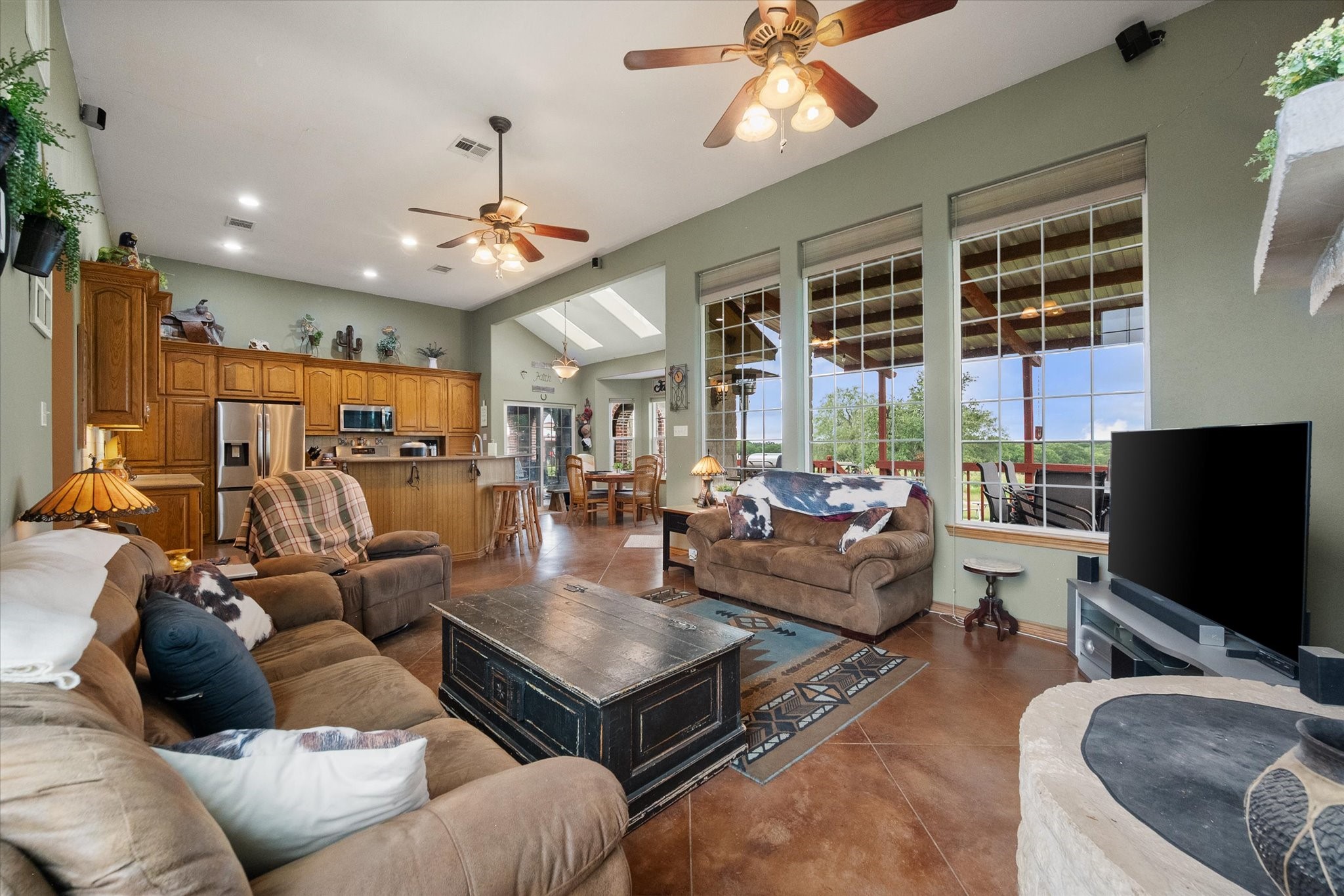 989 N Fm 55 Barry TX 75102