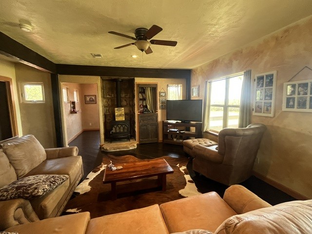 715 County Road 426 Purmela TX 76566