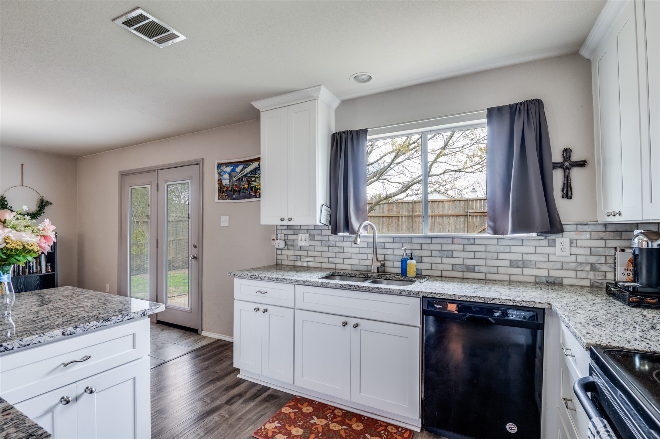 223 Gayleh Lane Waxahachie TX 75165