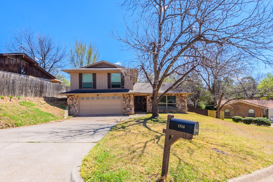 1714 Northwood Court Arlington TX 76012