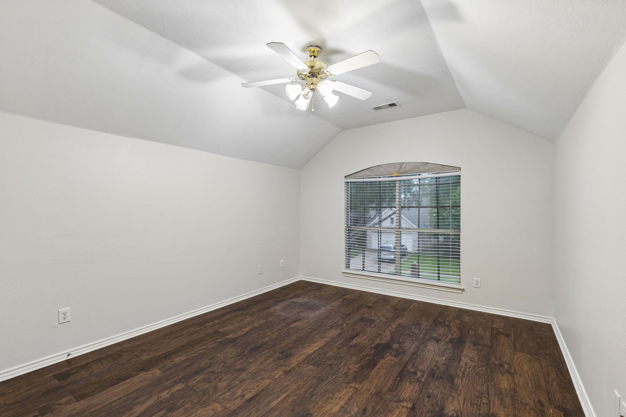 2128 Clubside Drive Corinth TX 76210