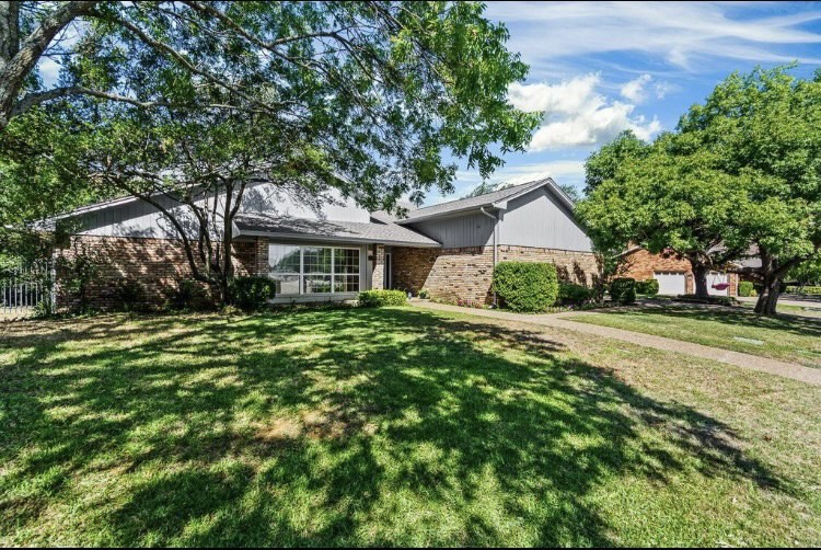 2606 Shadow Ridge Drive Arlington TX 76006