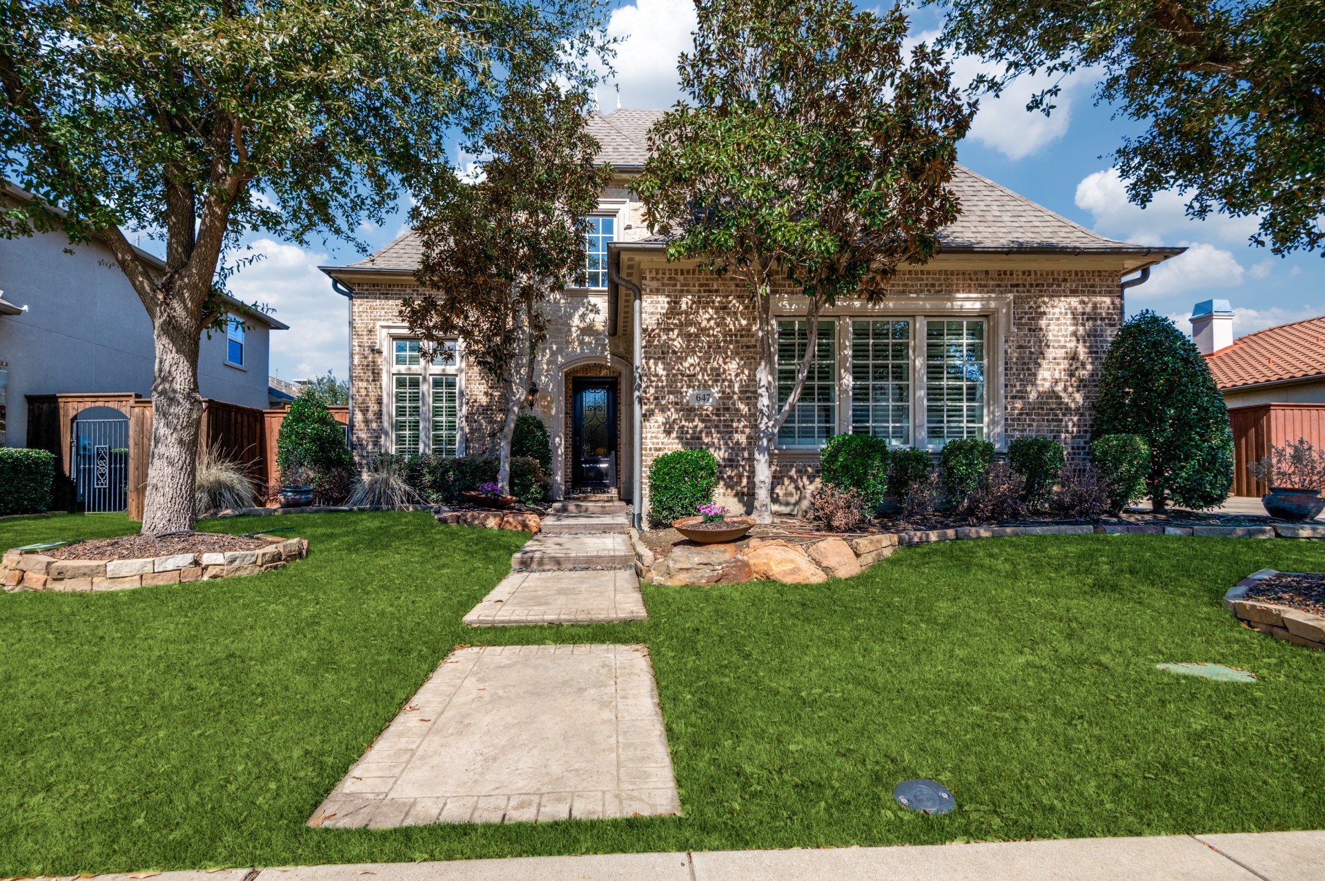 647 Fountainview Drive Irving TX 75039