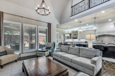 647 Fountainview Drive Irving TX 75039