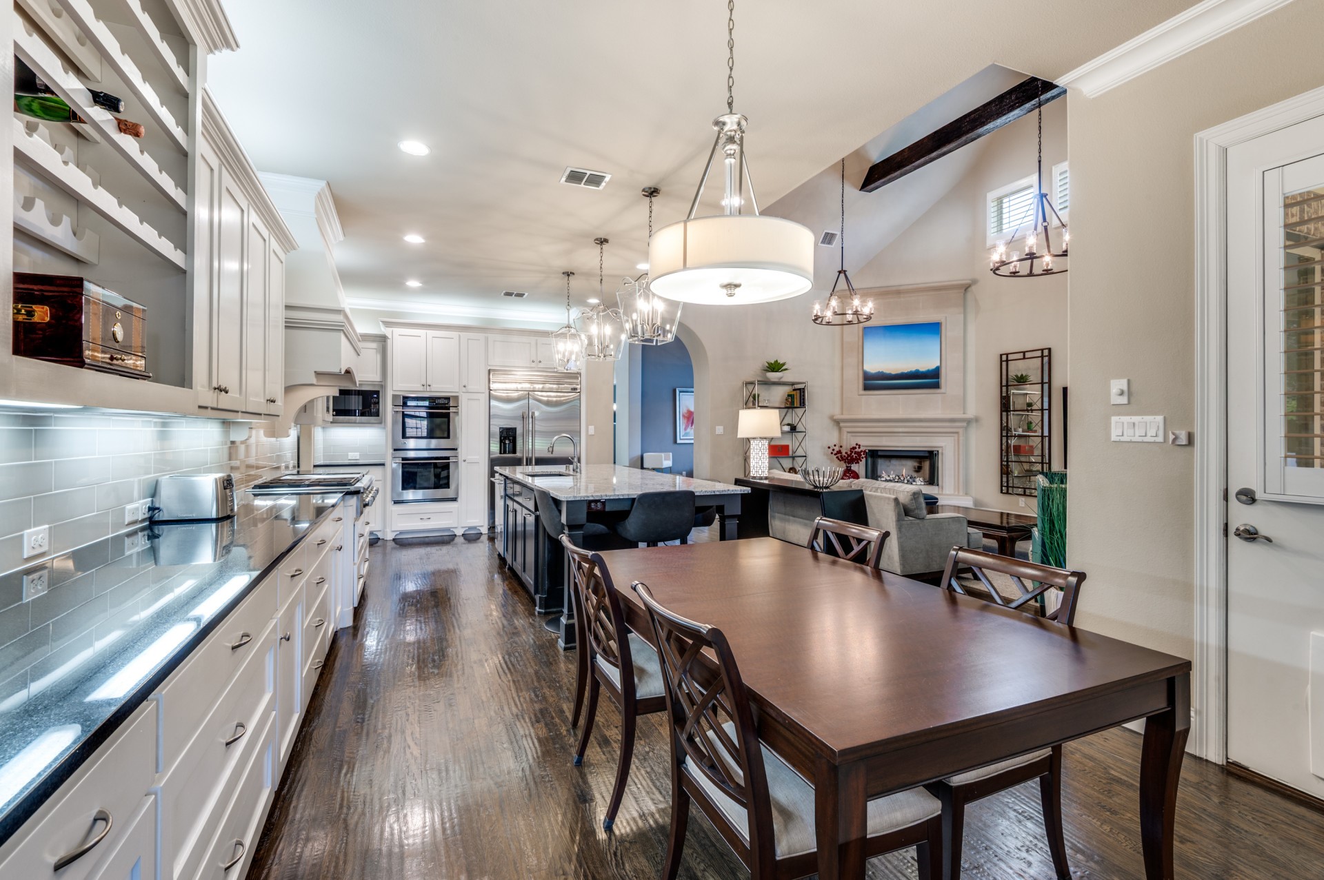 647 Fountainview Drive Irving TX 75039