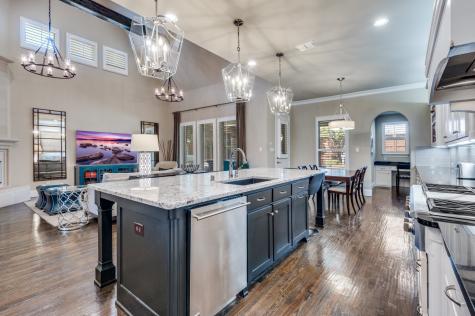 647 Fountainview Drive Irving TX 75039