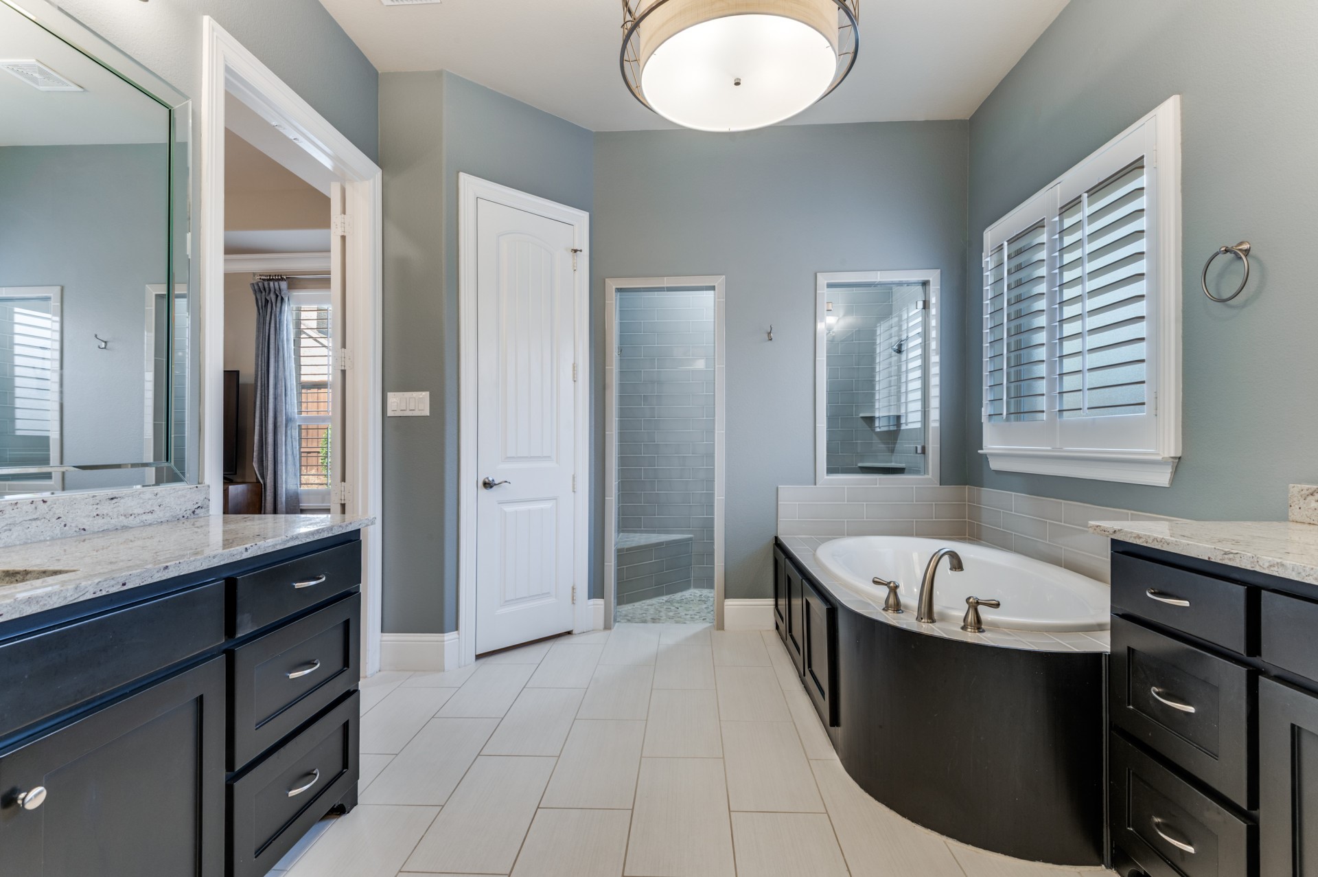 647 Fountainview Drive Irving TX 75039