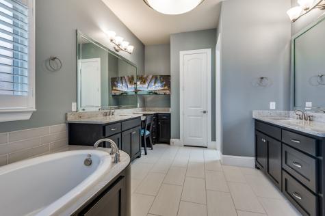 647 Fountainview Drive Irving TX 75039