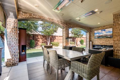 647 Fountainview Drive Irving TX 75039
