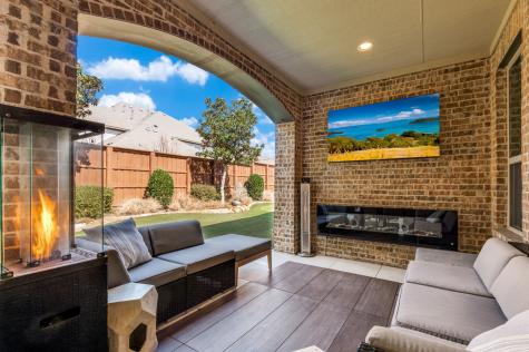 647 Fountainview Drive Irving TX 75039