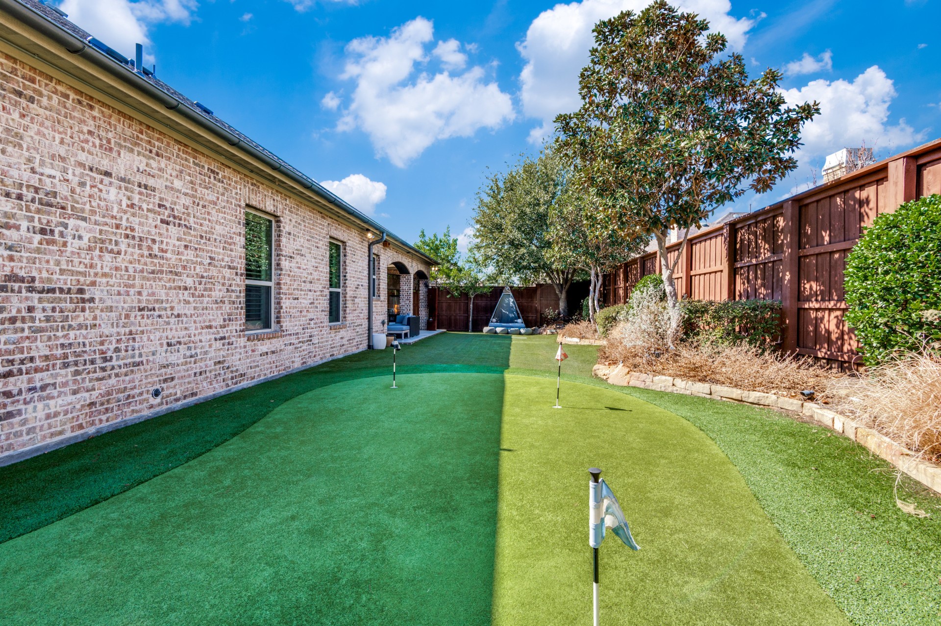 647 Fountainview Drive Irving TX 75039