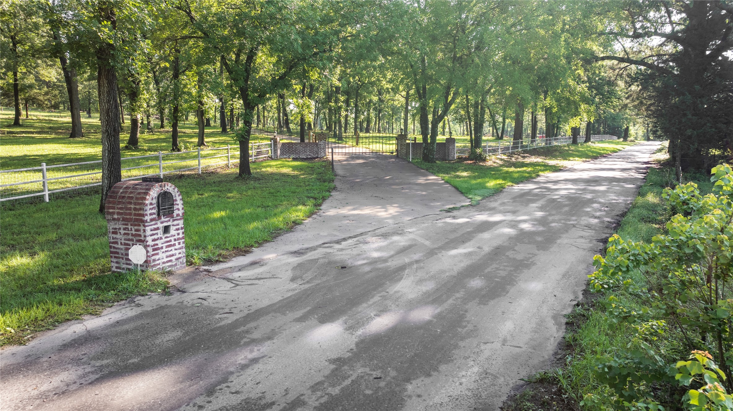 231 An County Road 2105 Palestine TX 75801