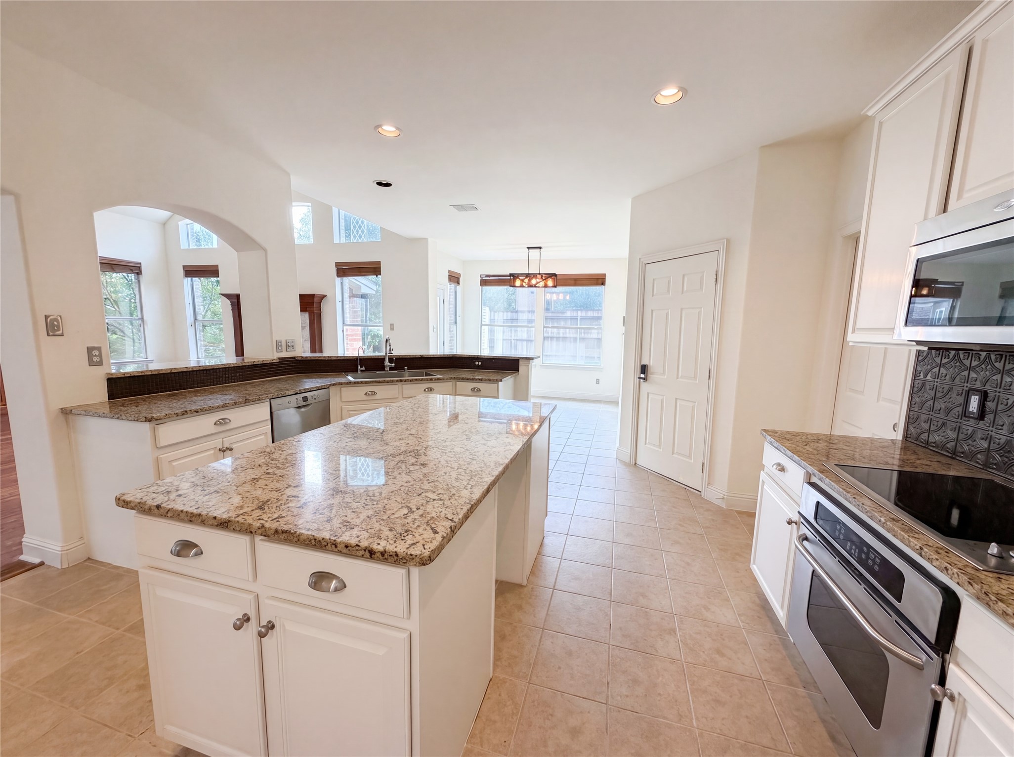2446 Chesterfield Road Garland TX 75043