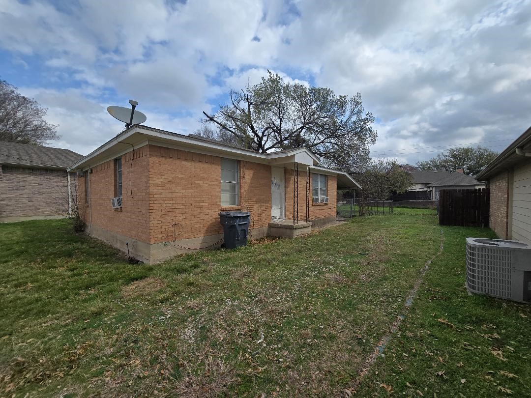 17724 Hillcrest Road Dallas TX 75252