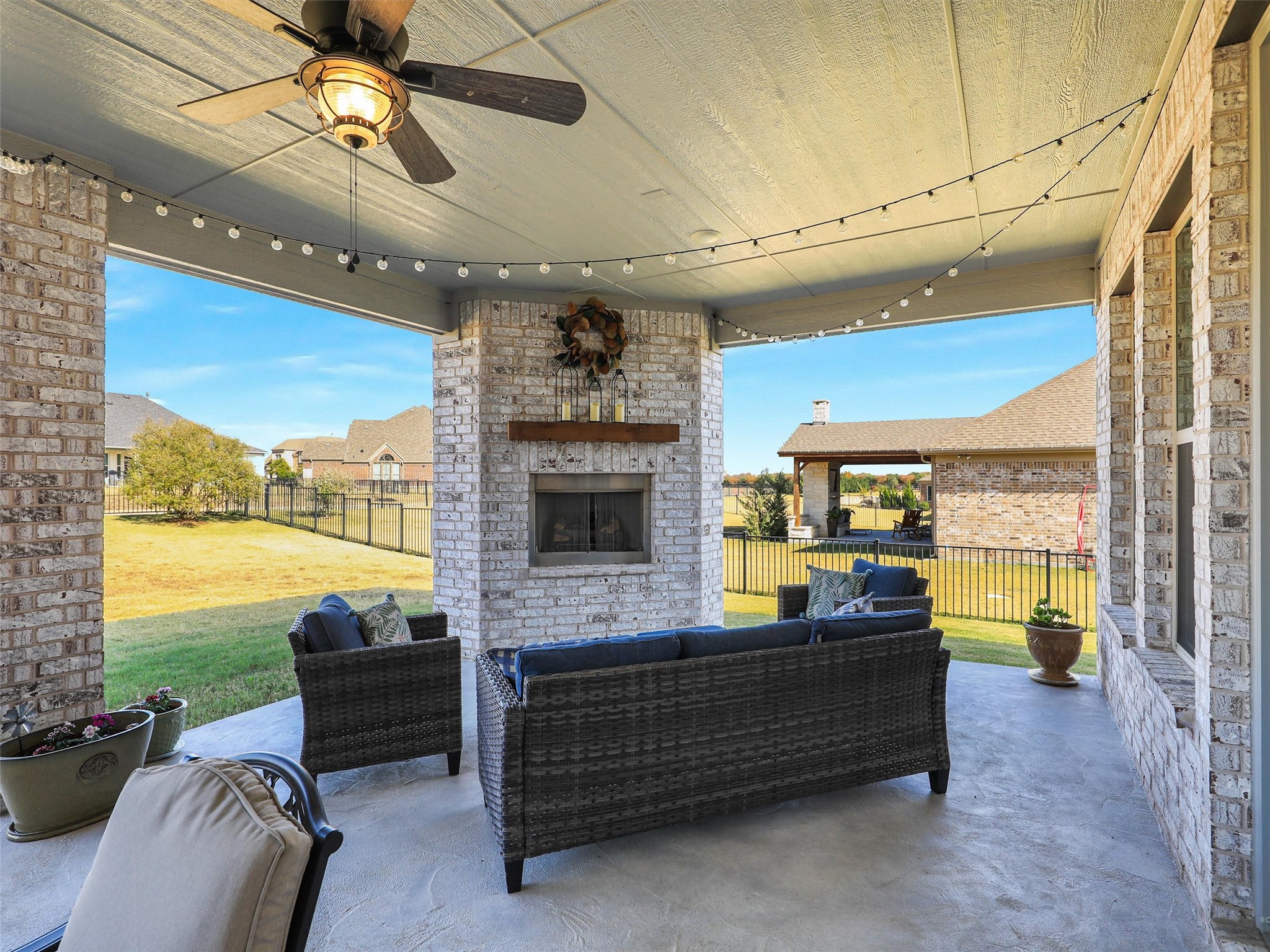 2204 Chippewa Gunter TX 75058