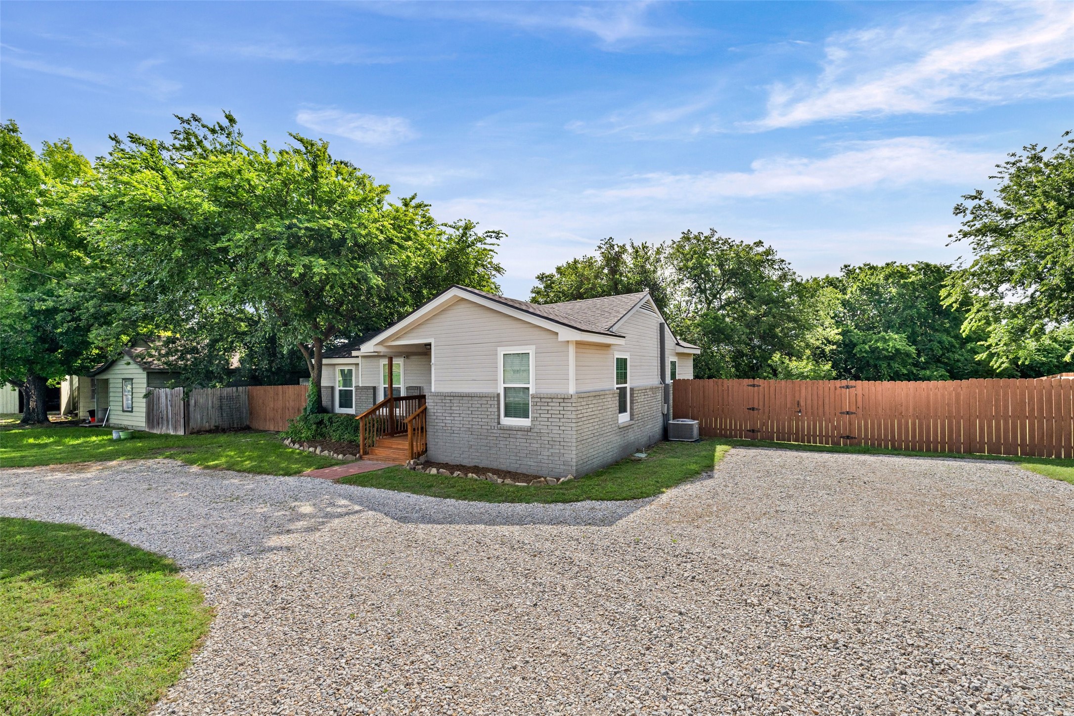 801 W Park Avenue Weatherford TX 76086