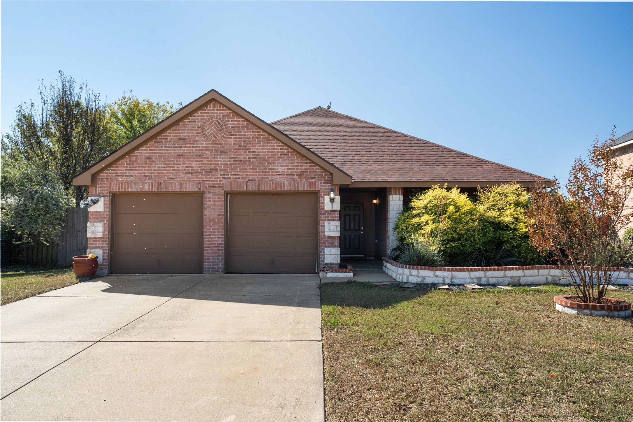 231 Saddlebrook Lane Waxahachie TX 75165