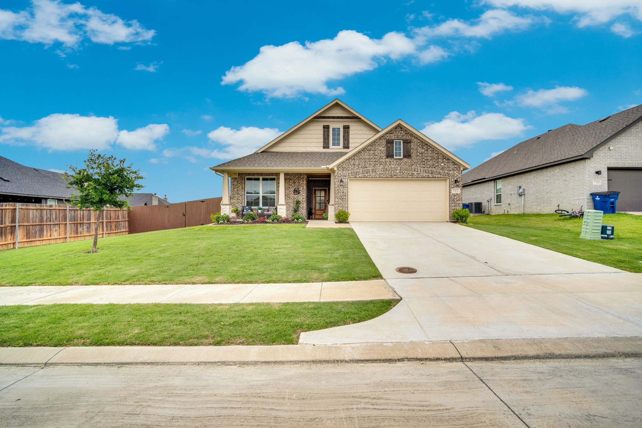 712 Ascot Court Ennis TX 75119