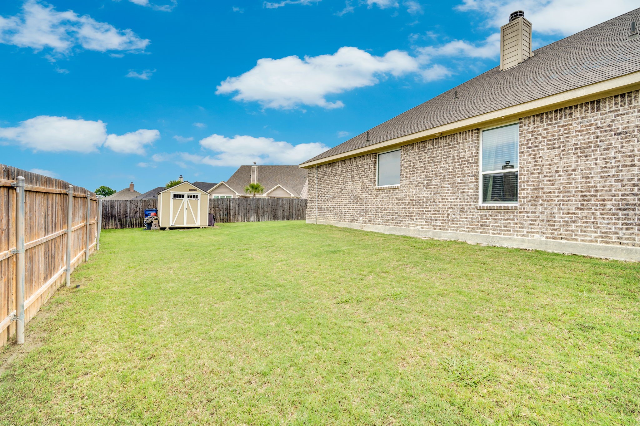712 Ascot Court Ennis TX 75119