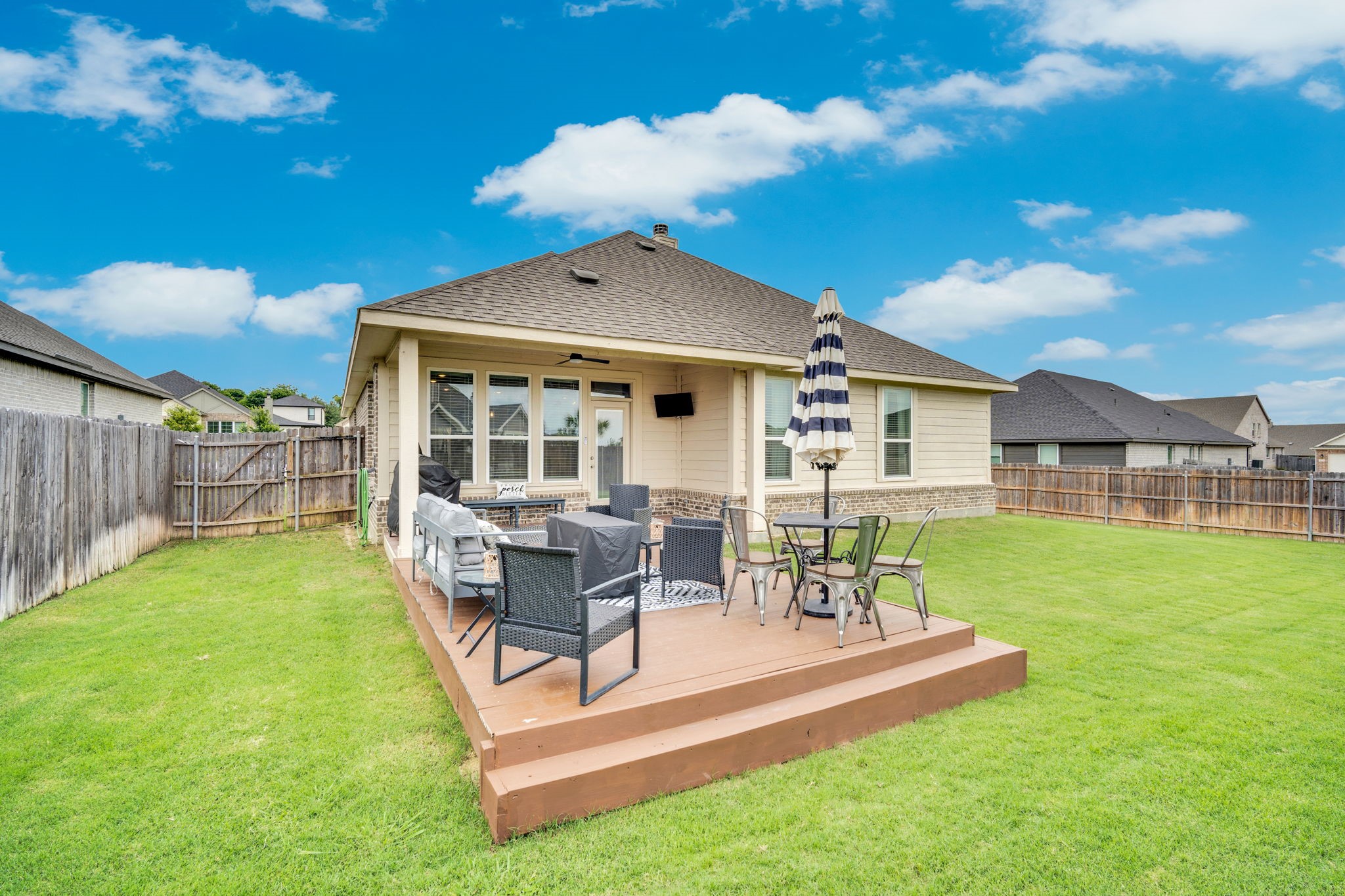 712 Ascot Court Ennis TX 75119