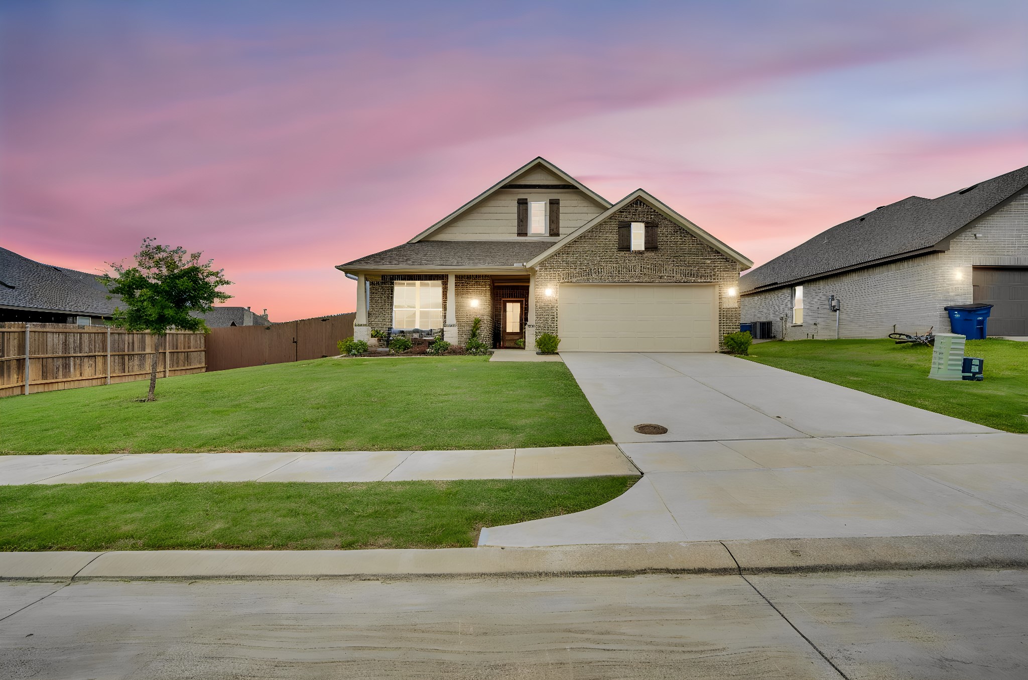 712 Ascot Court Ennis TX 75119