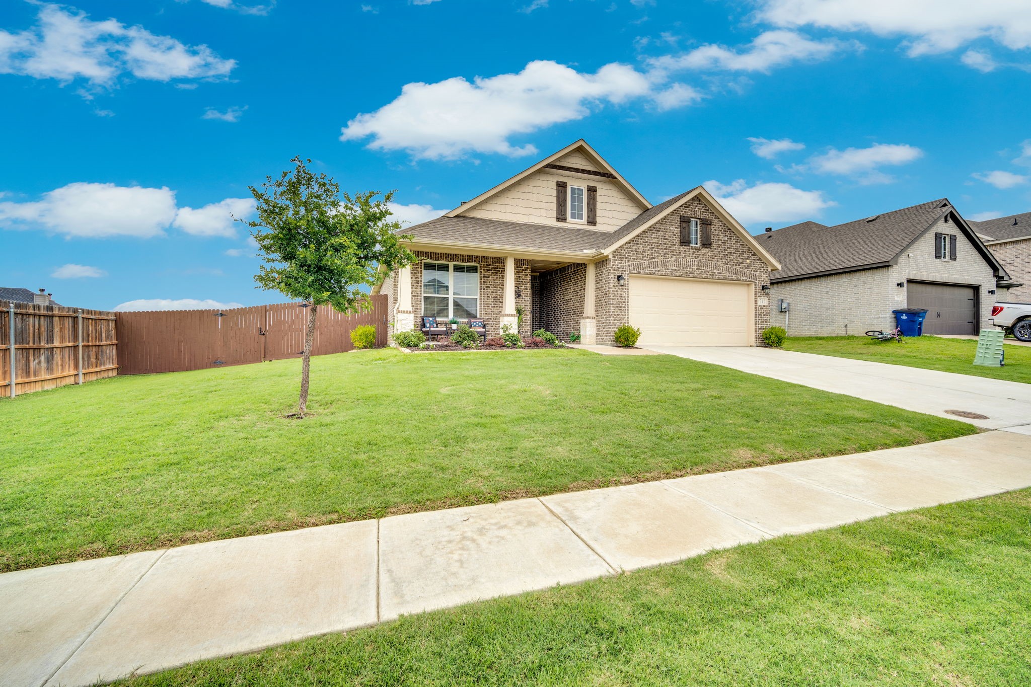 712 Ascot Court Ennis TX 75119
