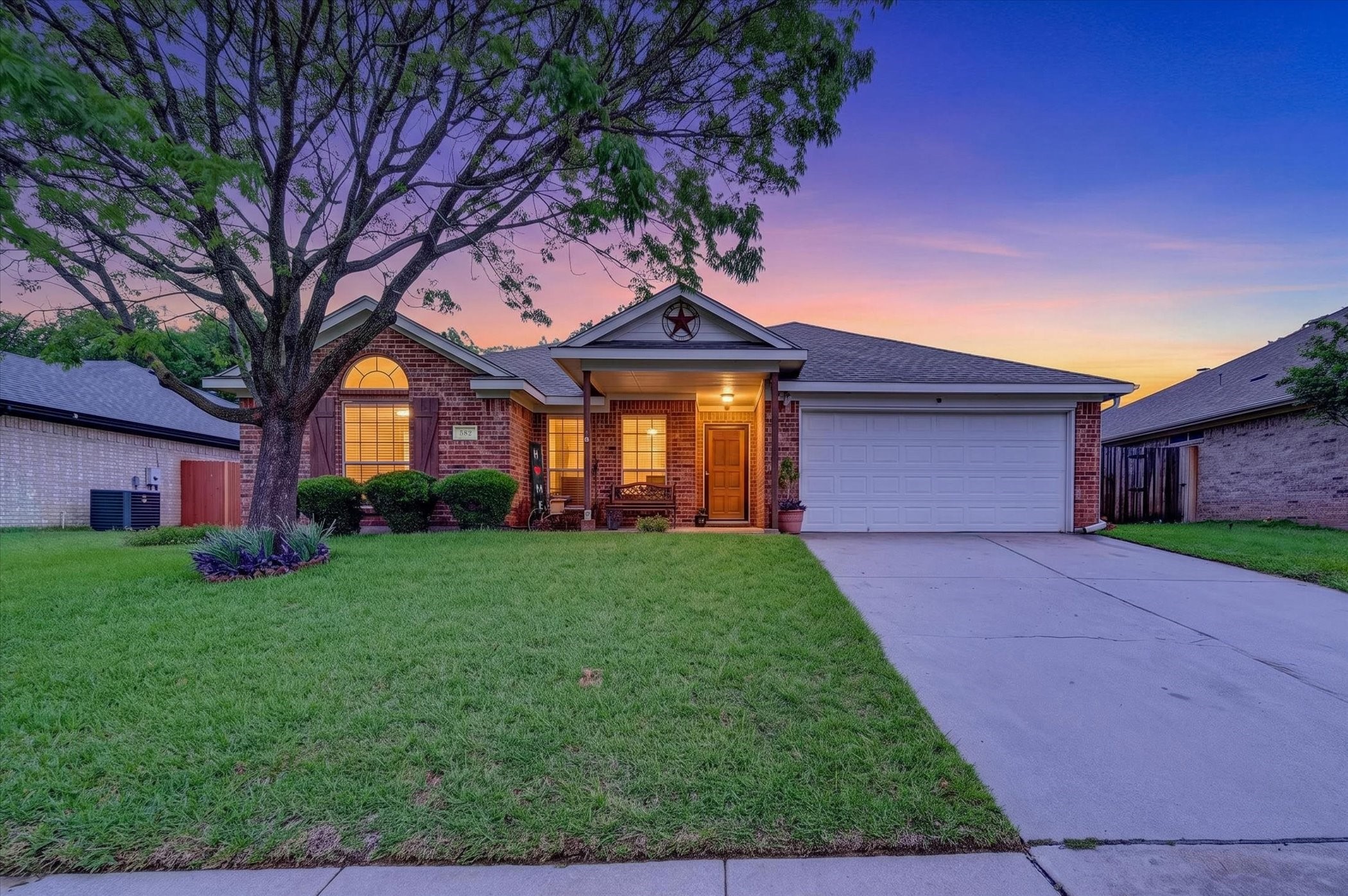 582 Tanglewood Drive Burleson TX 76028
