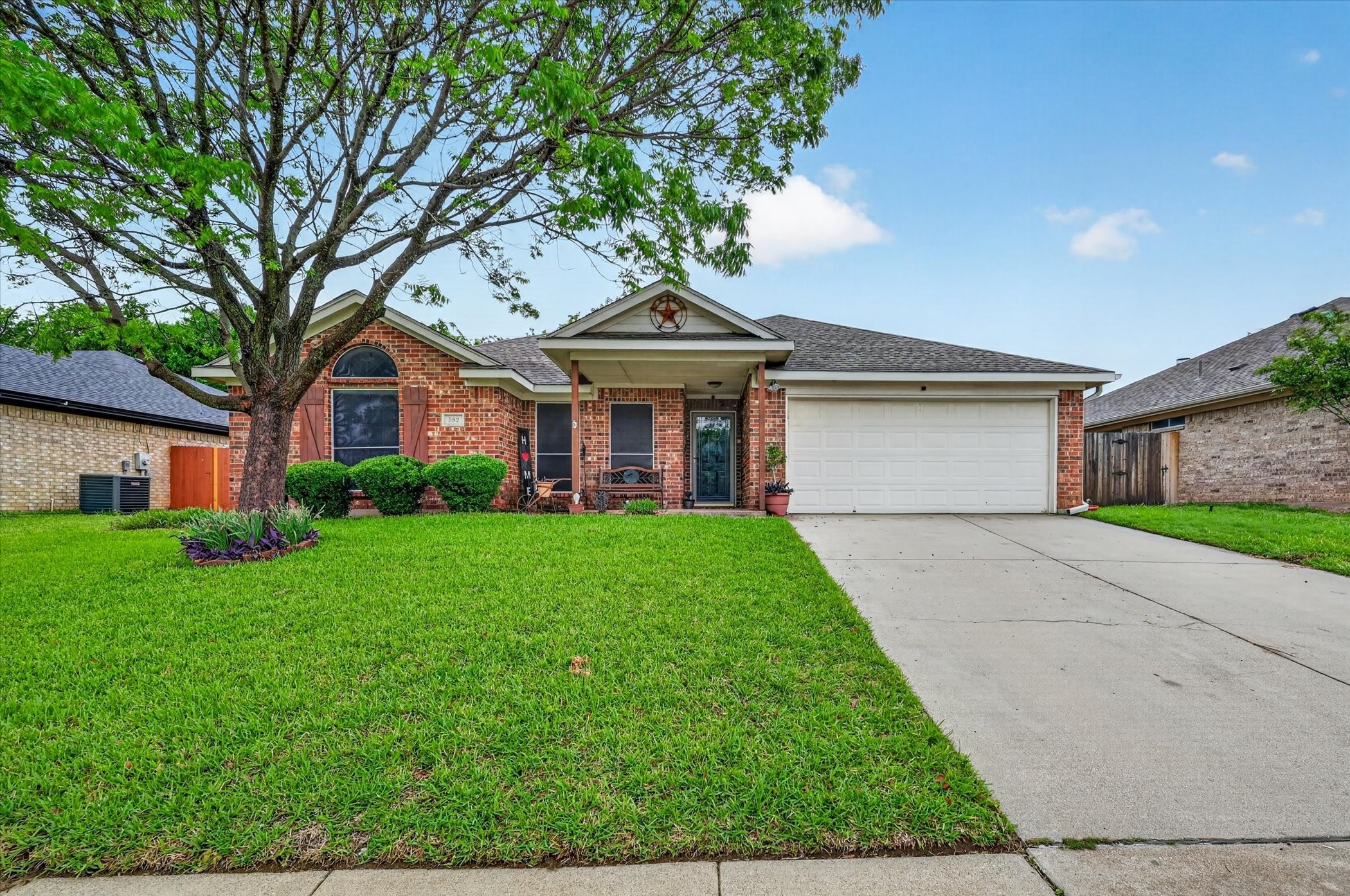 582 Tanglewood Drive Burleson TX 76028