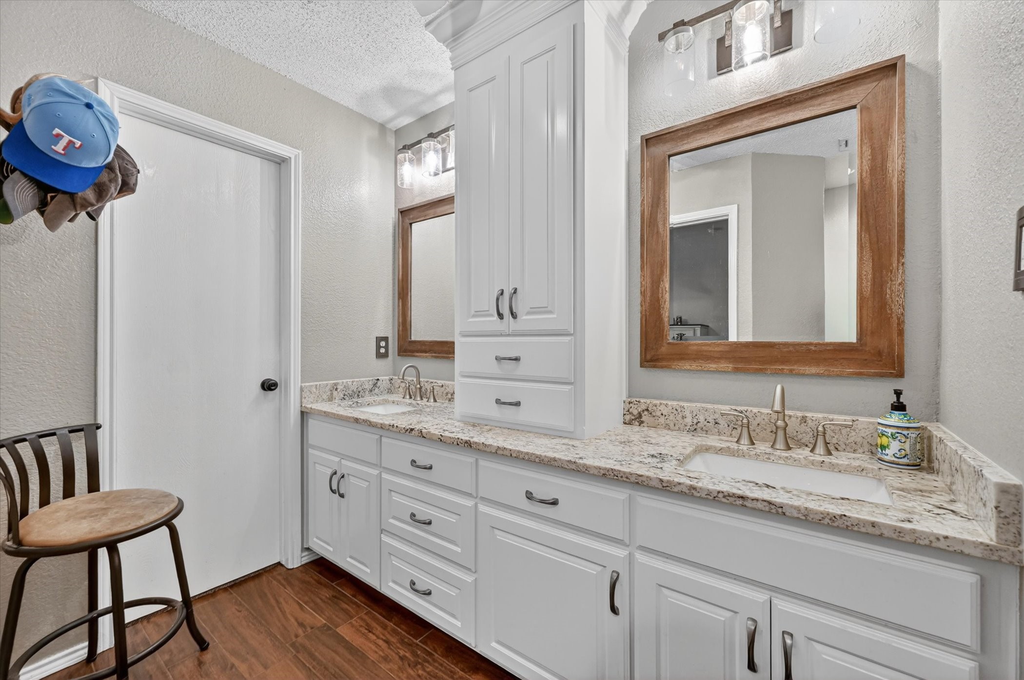 582 Tanglewood Drive Burleson TX 76028