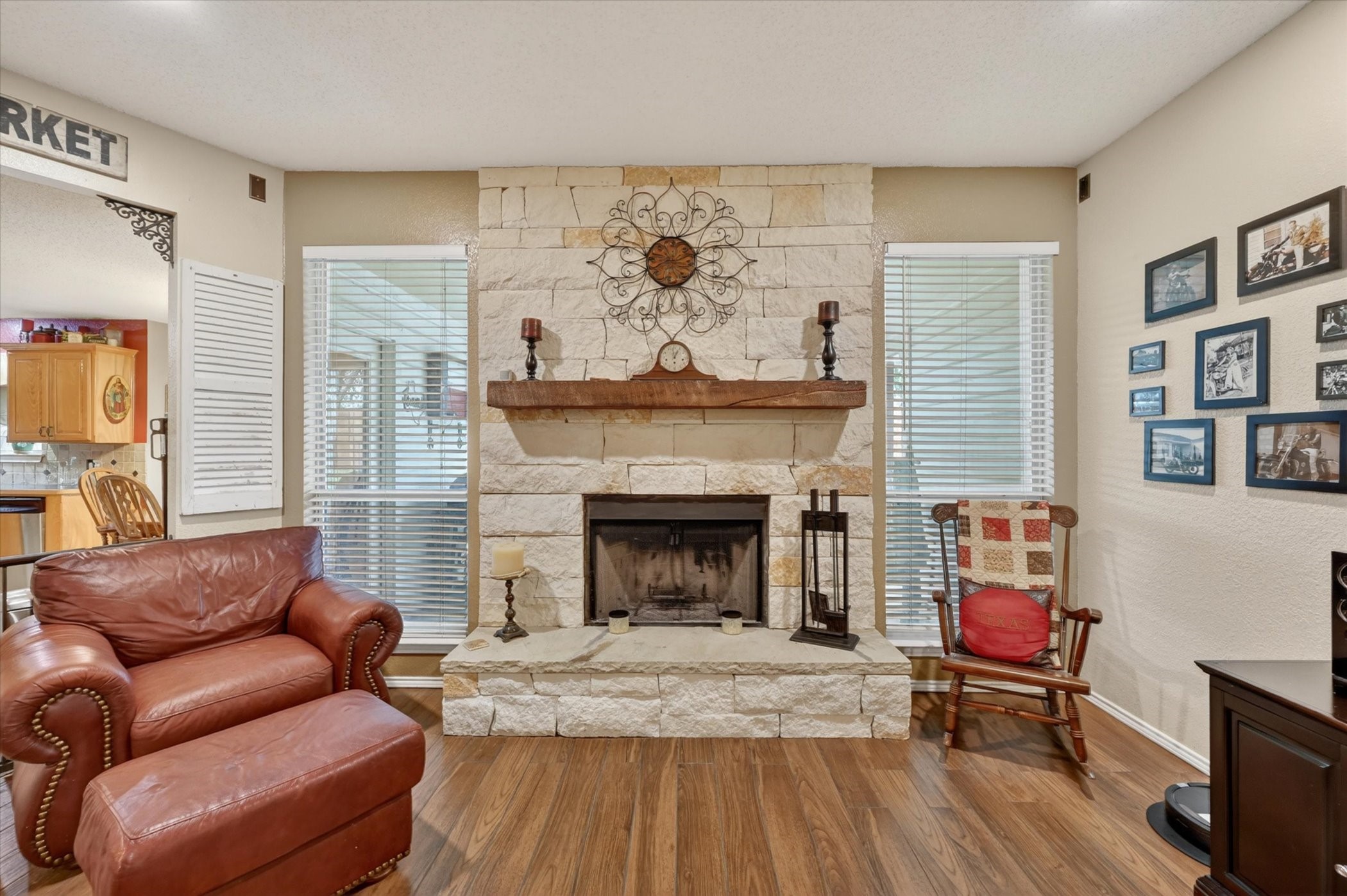 582 Tanglewood Drive Burleson TX 76028