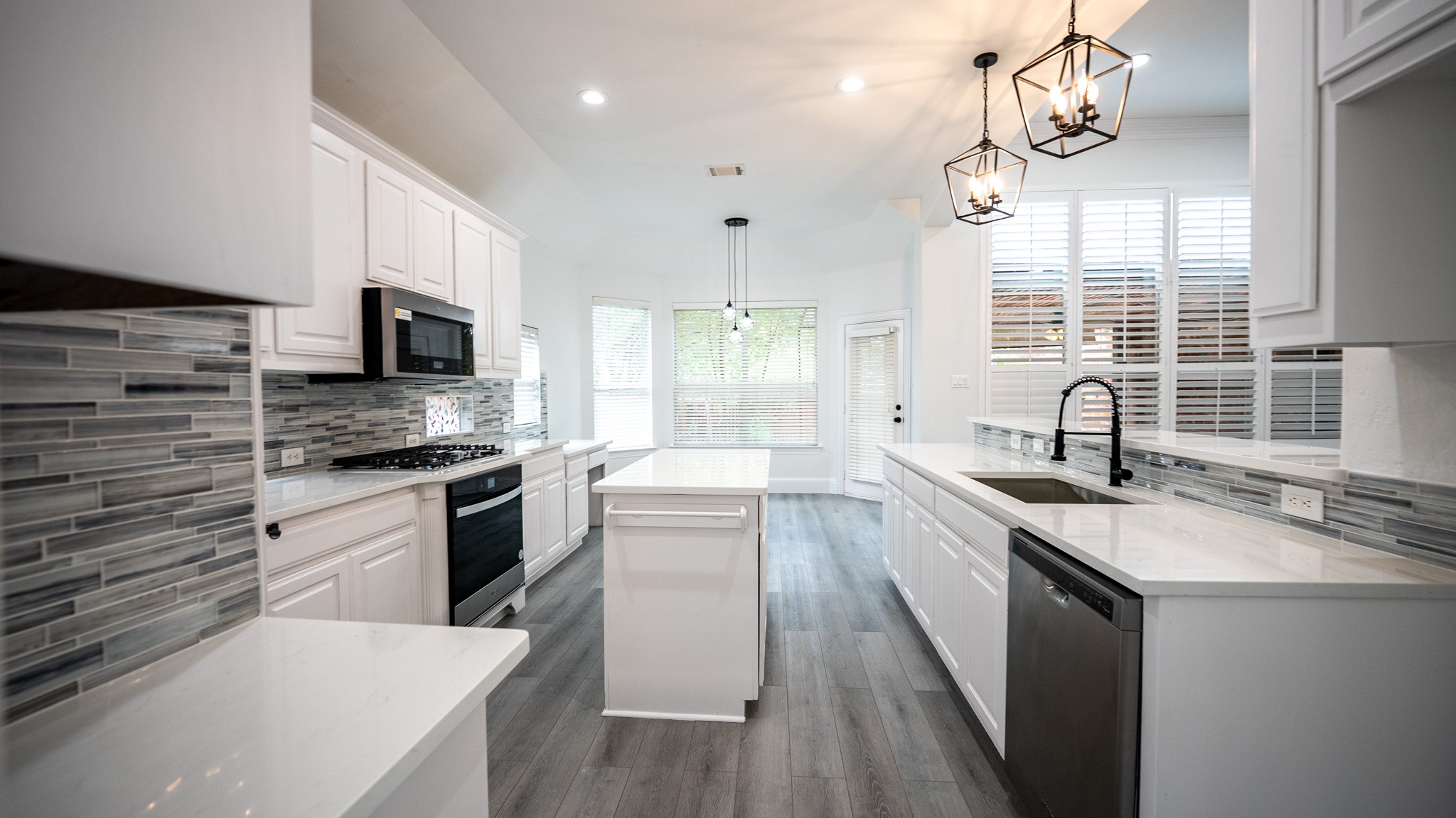 1810 Winterberry Trail Garland TX 75040