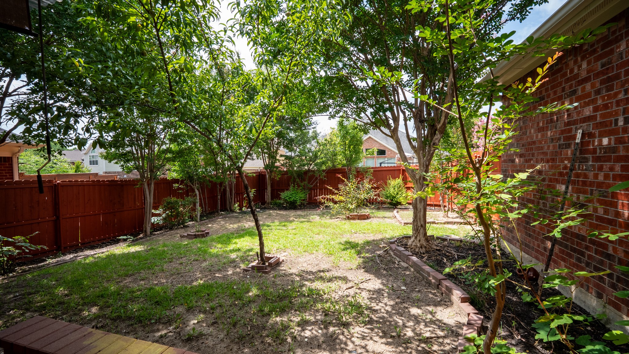 1810 Winterberry Trail Garland TX 75040