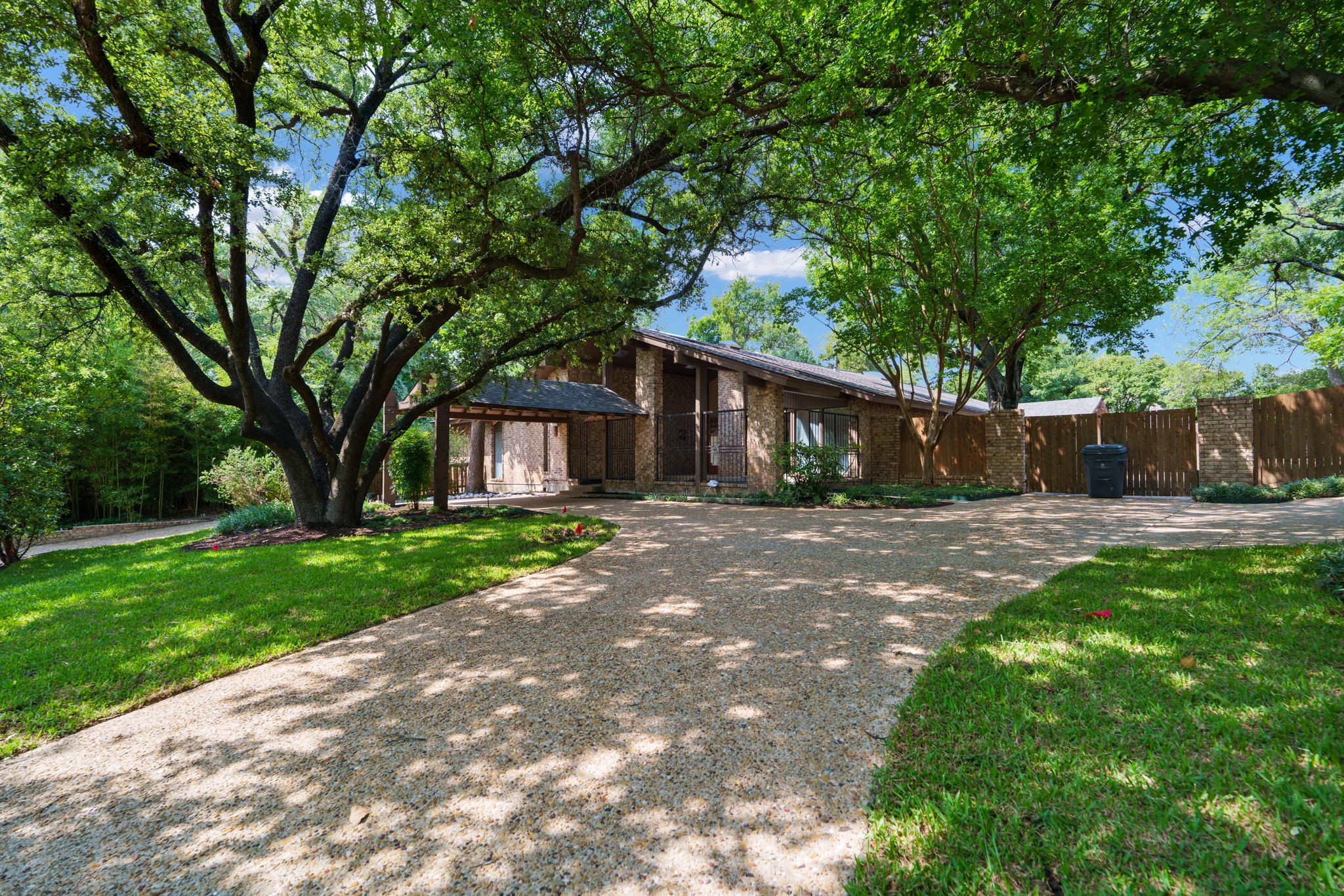 7608 Royal Place Dallas TX 75230