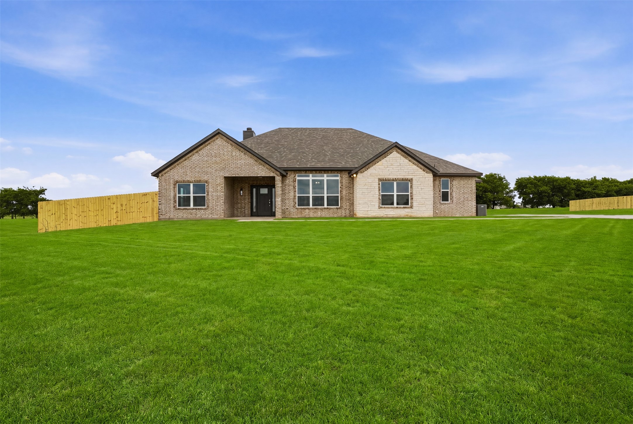 6720 County Road 302 Grandview TX 76050
