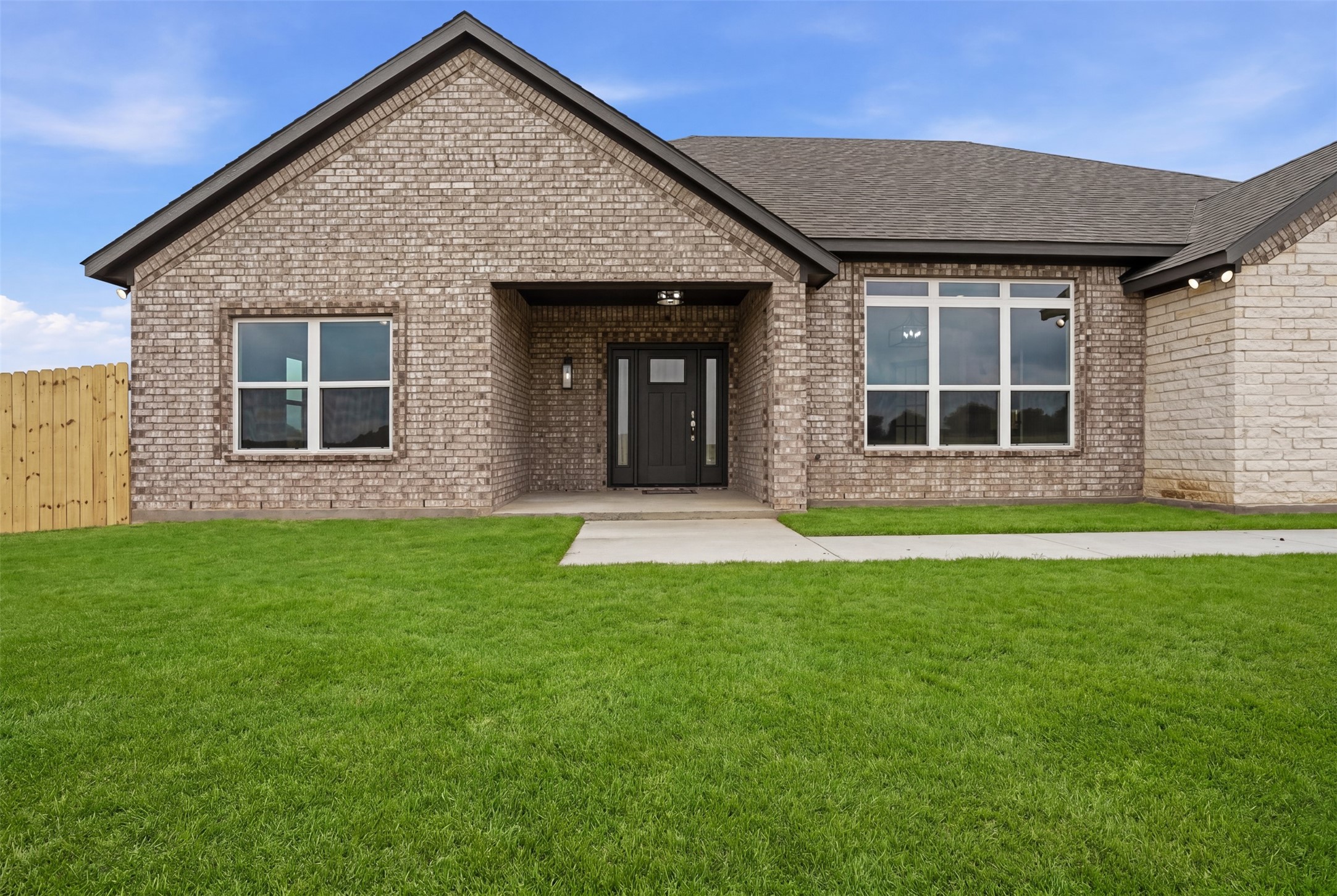6720 County Road 302 Grandview TX 76050