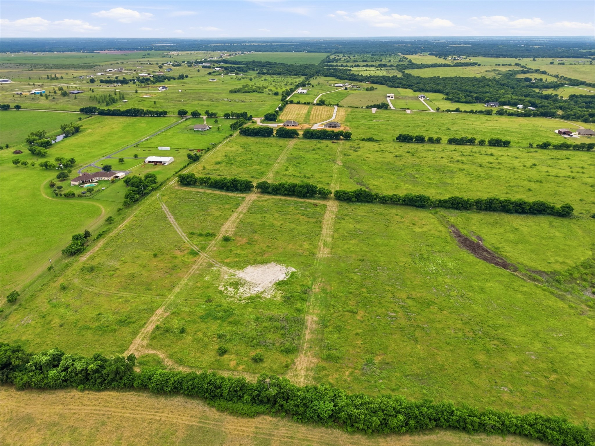 6720 County Road 302 Grandview TX 76050
