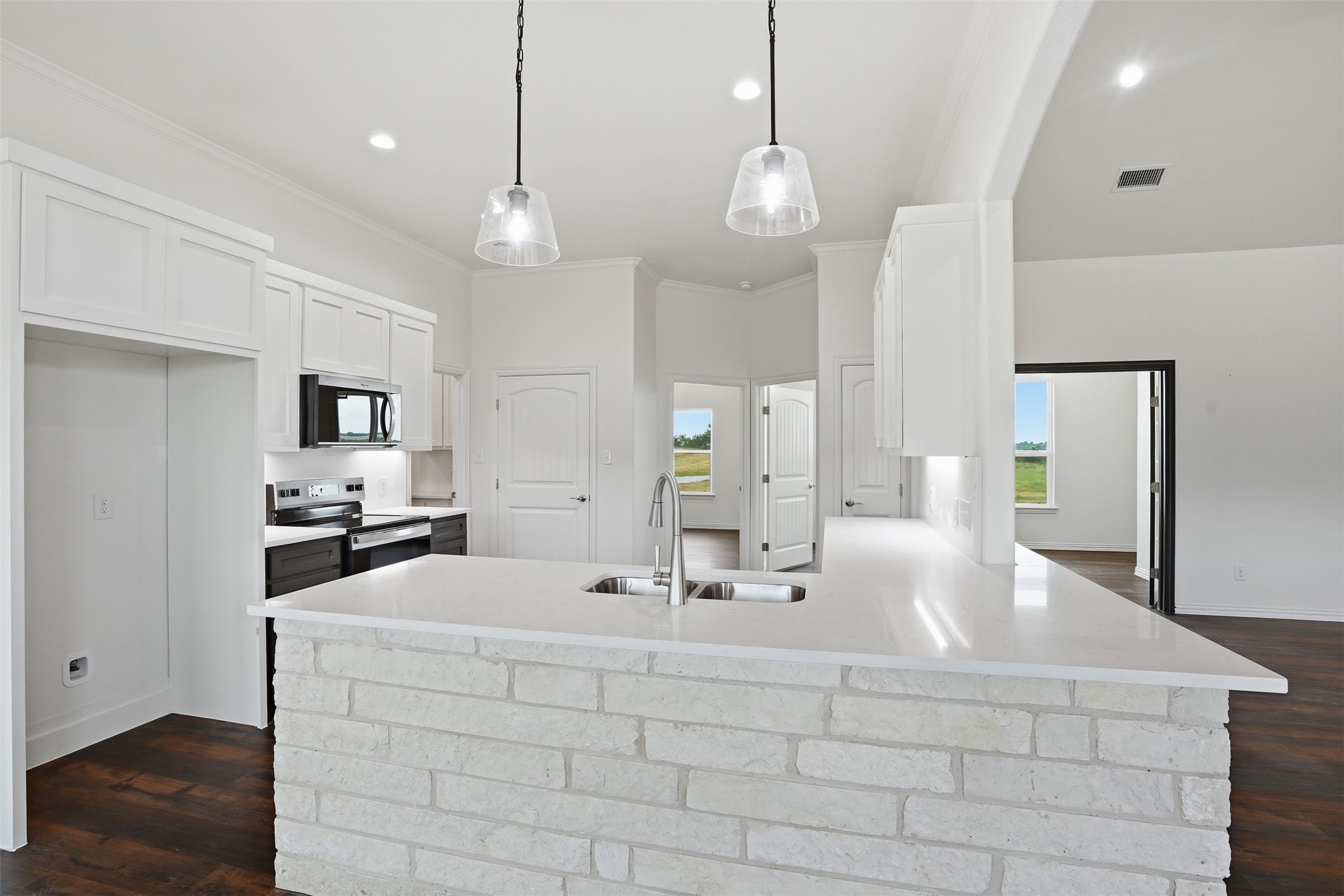 6720 County Road 302 Grandview TX 76050