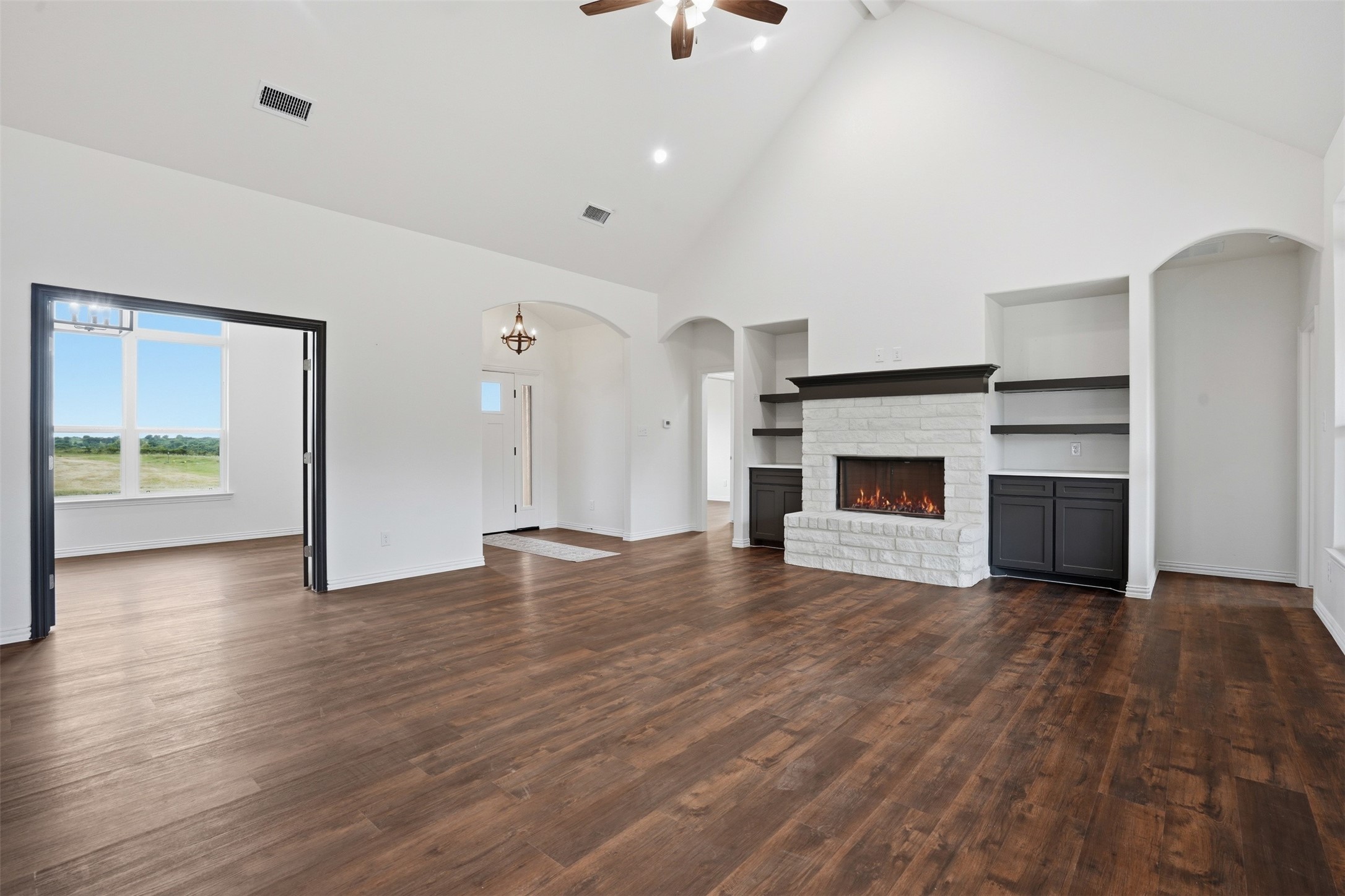 6720 County Road 302 Grandview TX 76050