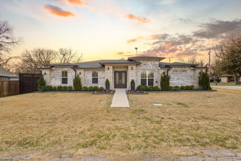 104 N 4th Street Trenton TX 75490