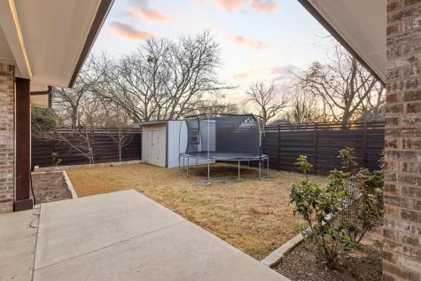104 N 4th Street Trenton TX 75490
