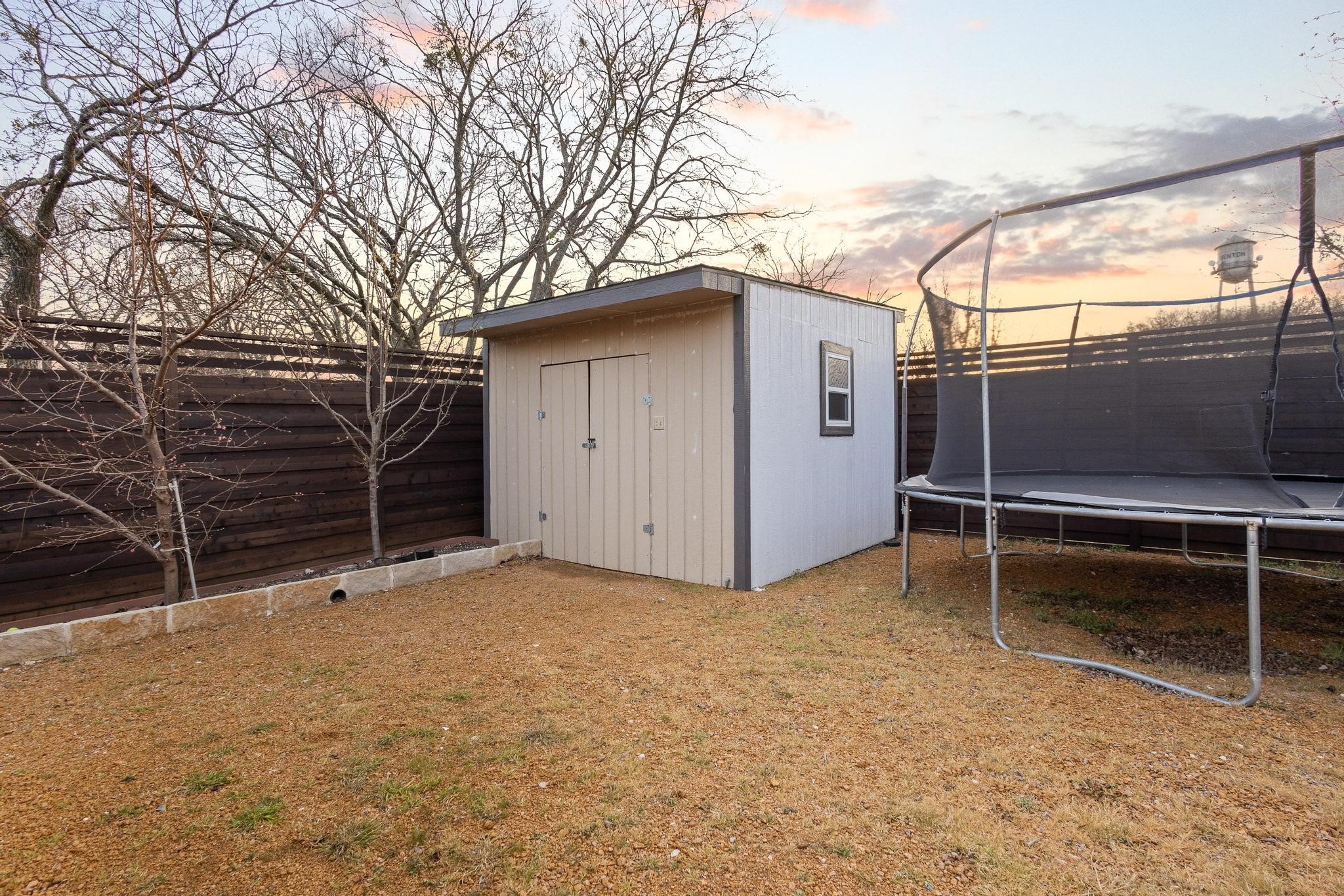 104 N 4th Street Trenton TX 75490